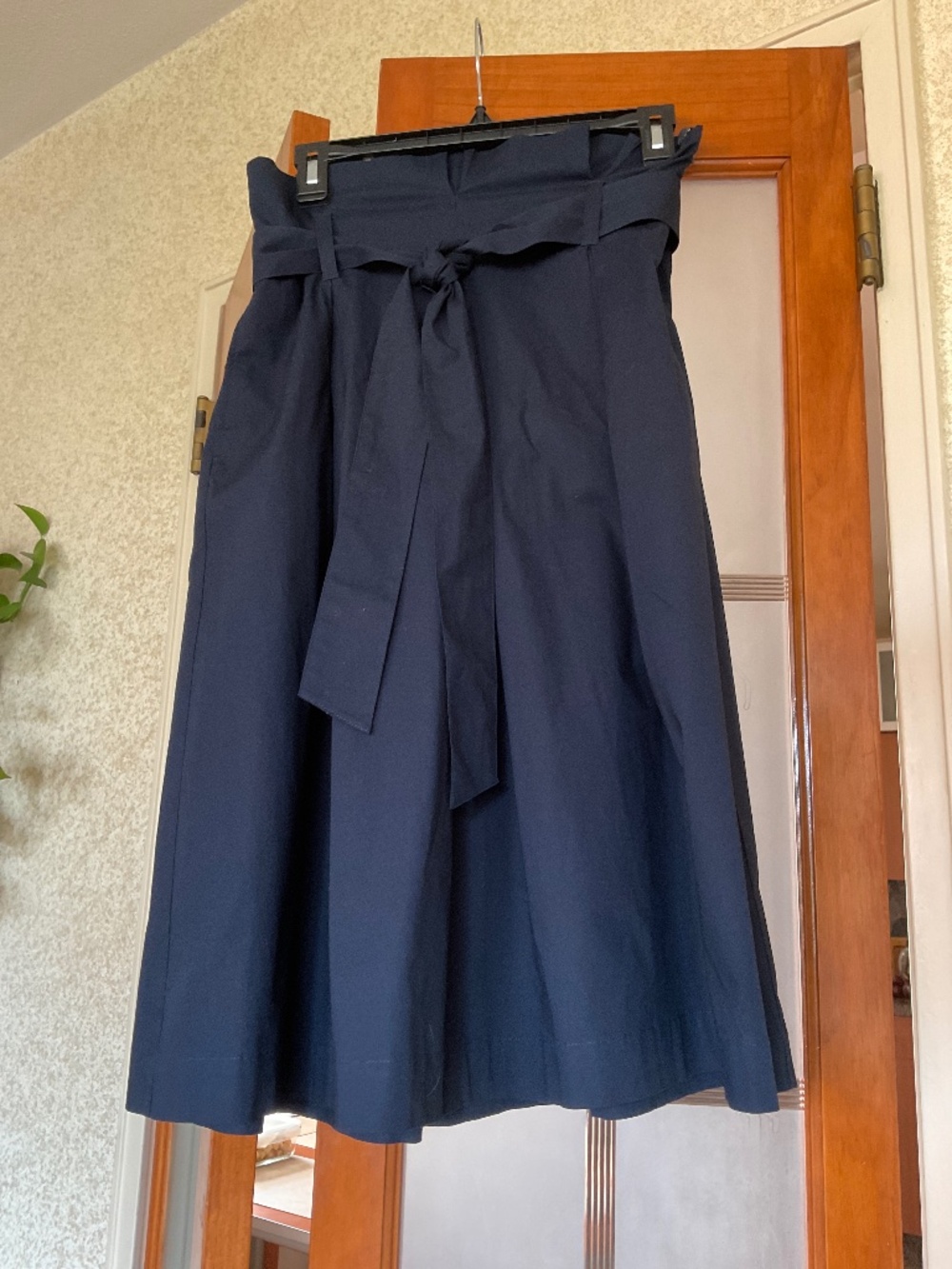 Banana Republic navy blue midi skirt